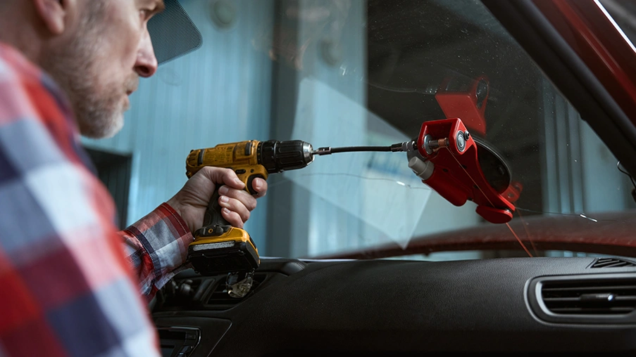 The Benefits of Hiring Experienced Technicians for Car Windshield Issues